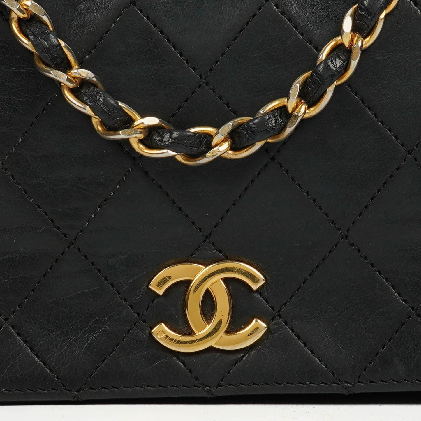 Chanel Classic Full Flap Tasche aus schwarzem gestepptem Leder mit 24K vergoldeten Beschlägen