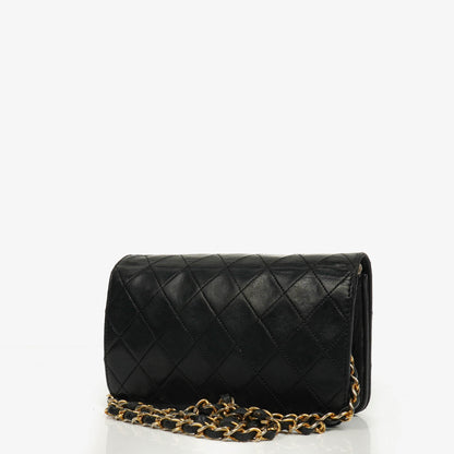 Chanel Classic Full Flap Tasche aus schwarzem gestepptem Leder mit 24K vergoldeten Beschlägen
