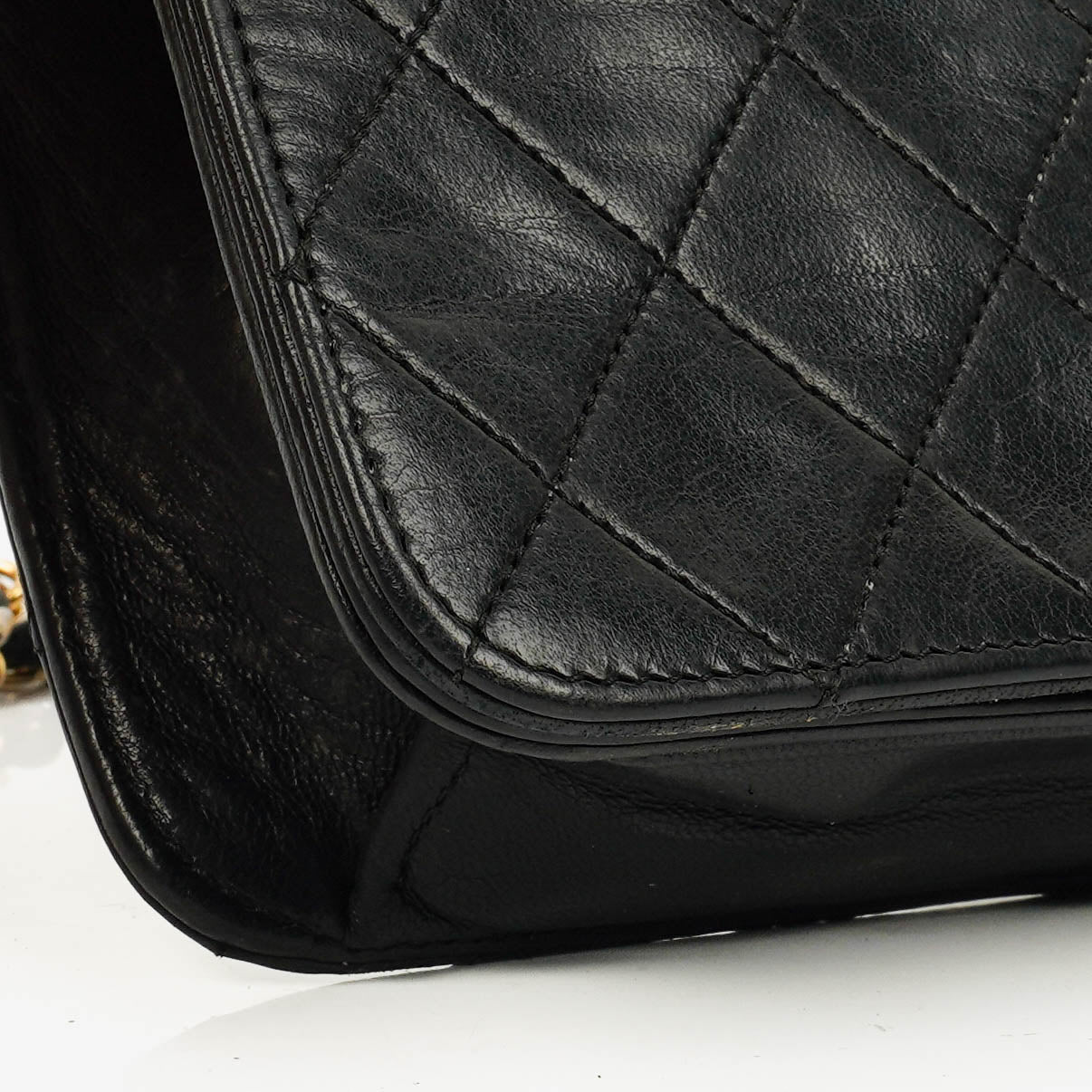 Chanel Classic Full Flap Tasche aus schwarzem gestepptem Leder mit 24K vergoldeten Beschlägen