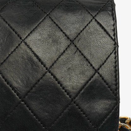 Chanel Classic Full Flap Tasche aus schwarzem gestepptem Leder mit 24K vergoldeten Beschlägen