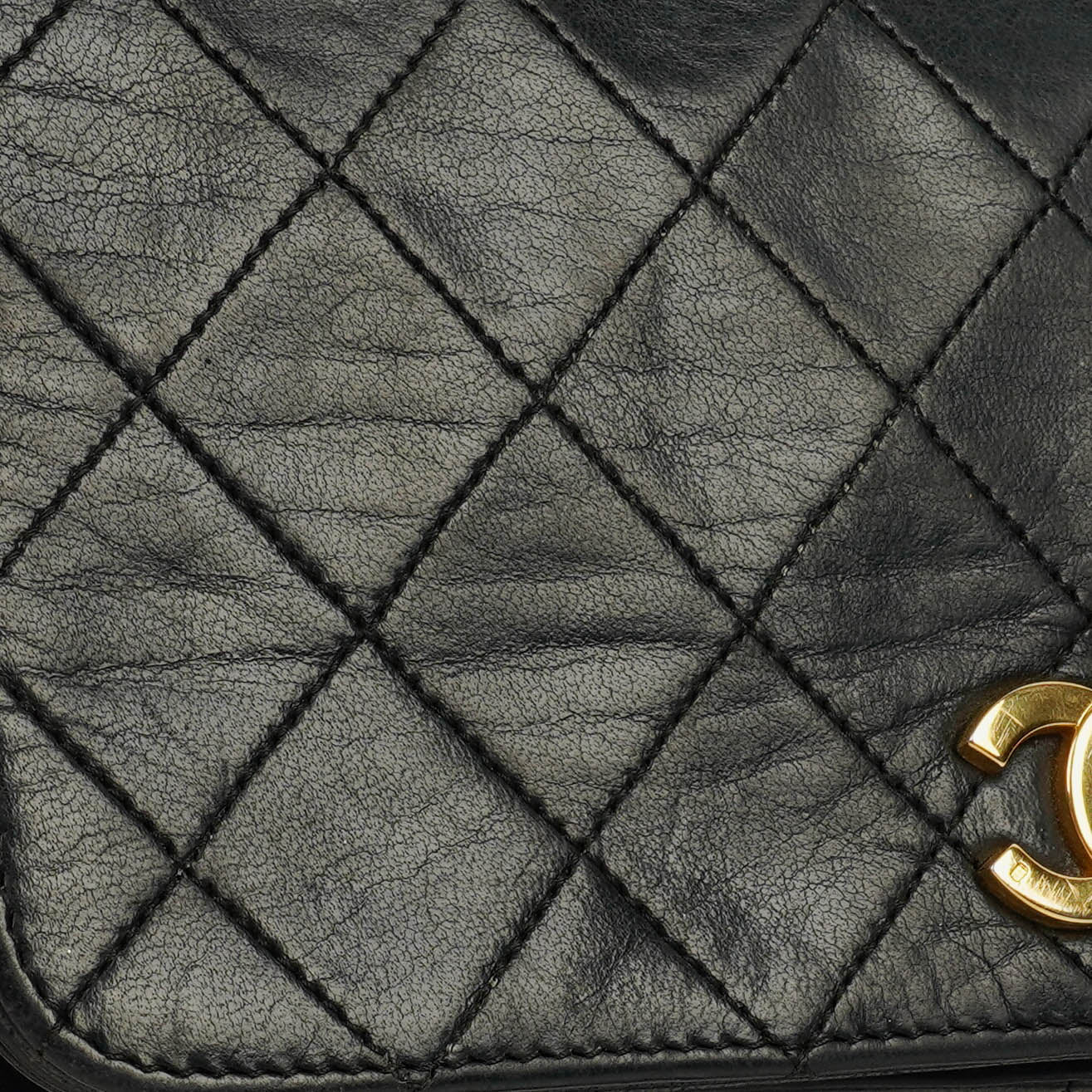 Chanel Classic Full Flap Tasche aus schwarzem gestepptem Leder mit 24K vergoldeten Beschlägen