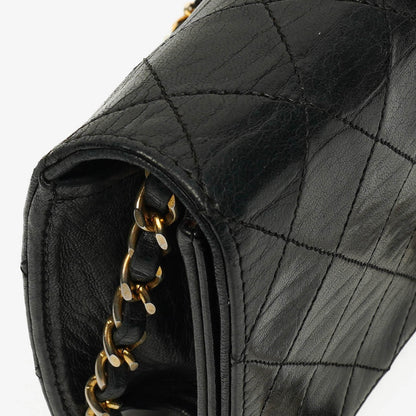 Chanel Classic Full Flap Tasche aus schwarzem gestepptem Leder mit 24K vergoldeten Beschlägen