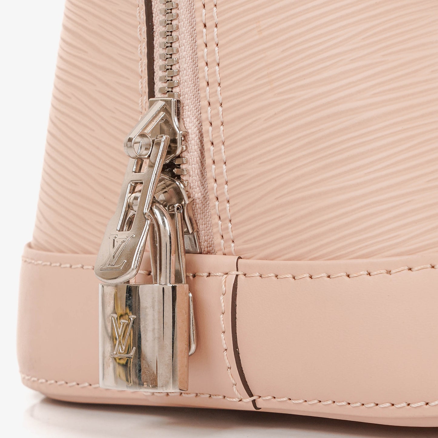 Louis Vuitton Alma Handtasche aus Epi Leder in Rose Ballerine