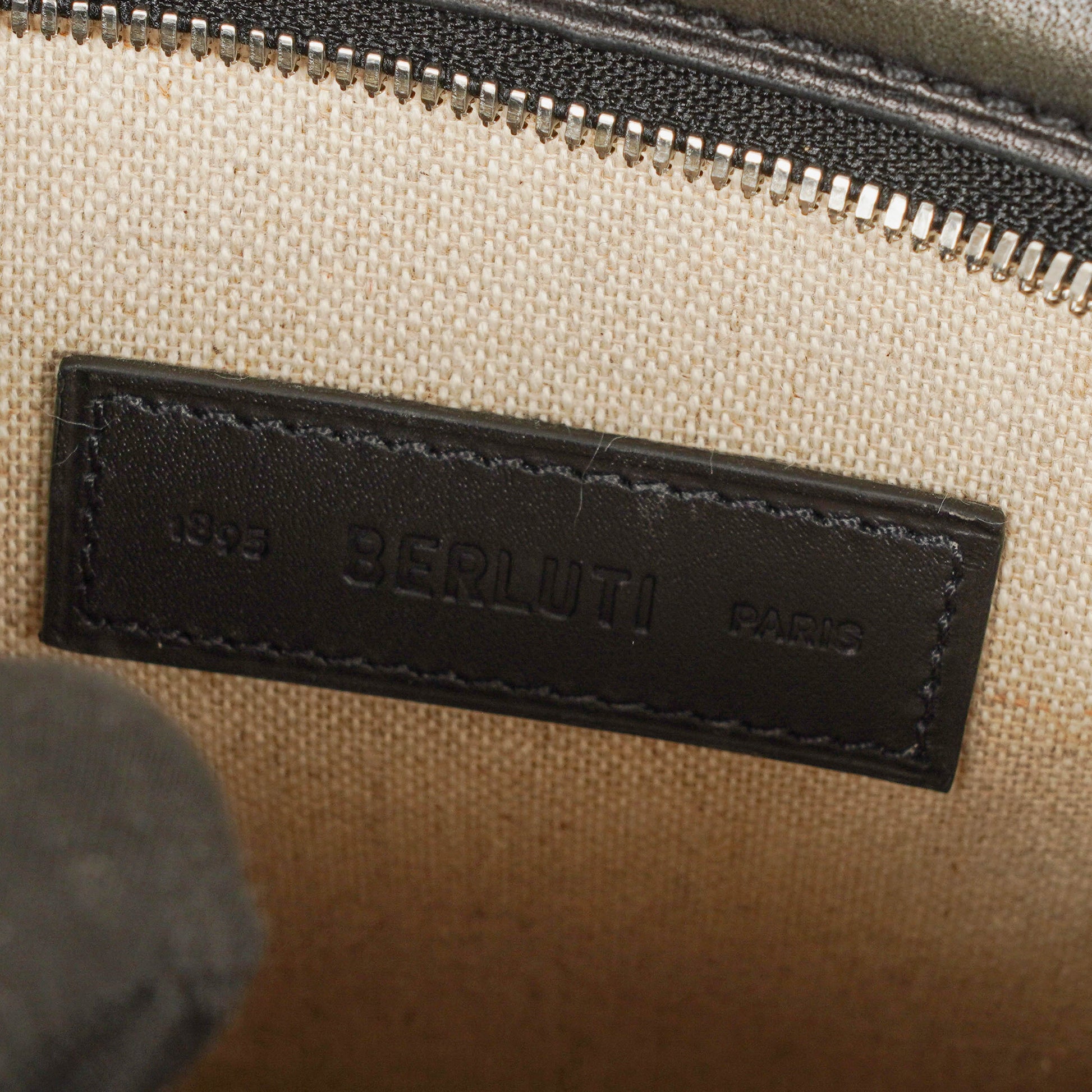 Berluti Premier Jour Gulliver Messenger Bag aus Venezia Kalbsleder