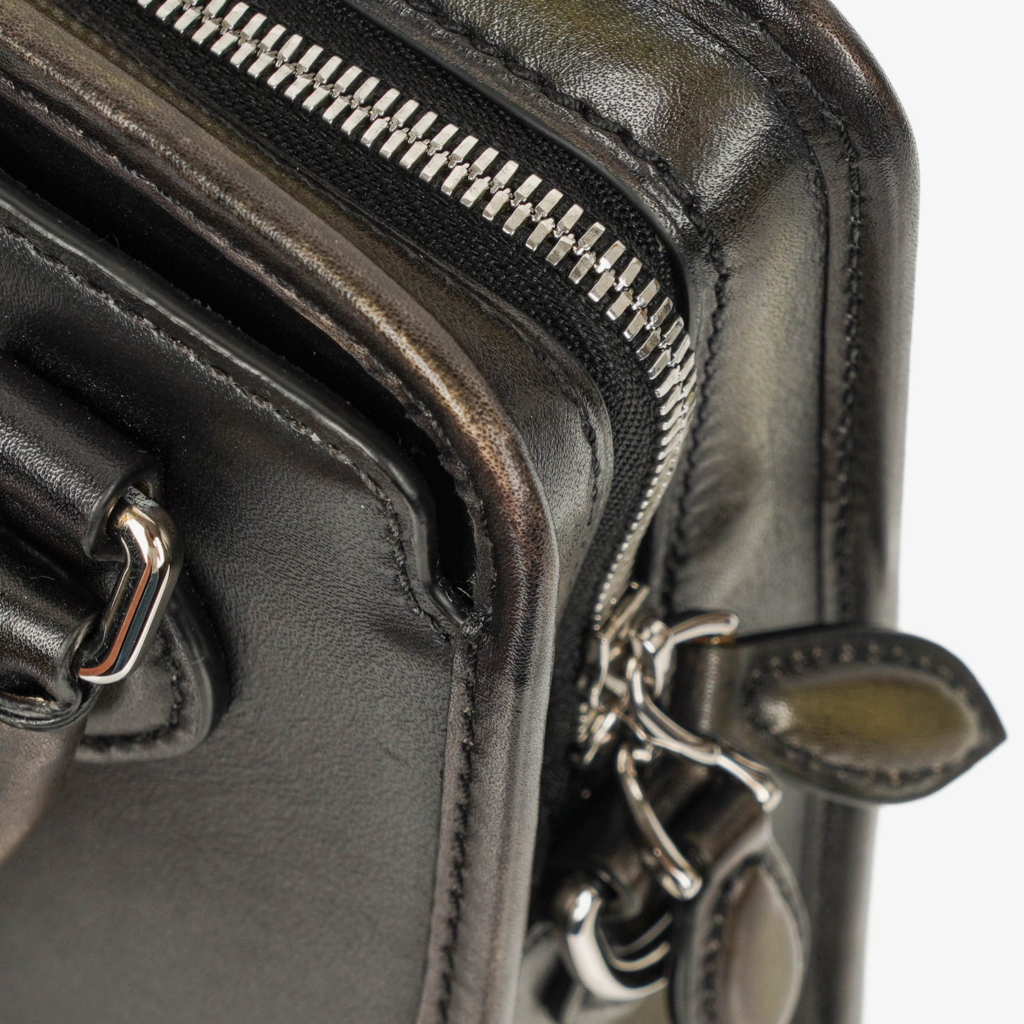 Berluti Premier Jour Gulliver Messenger Bag aus Venezia Kalbsleder