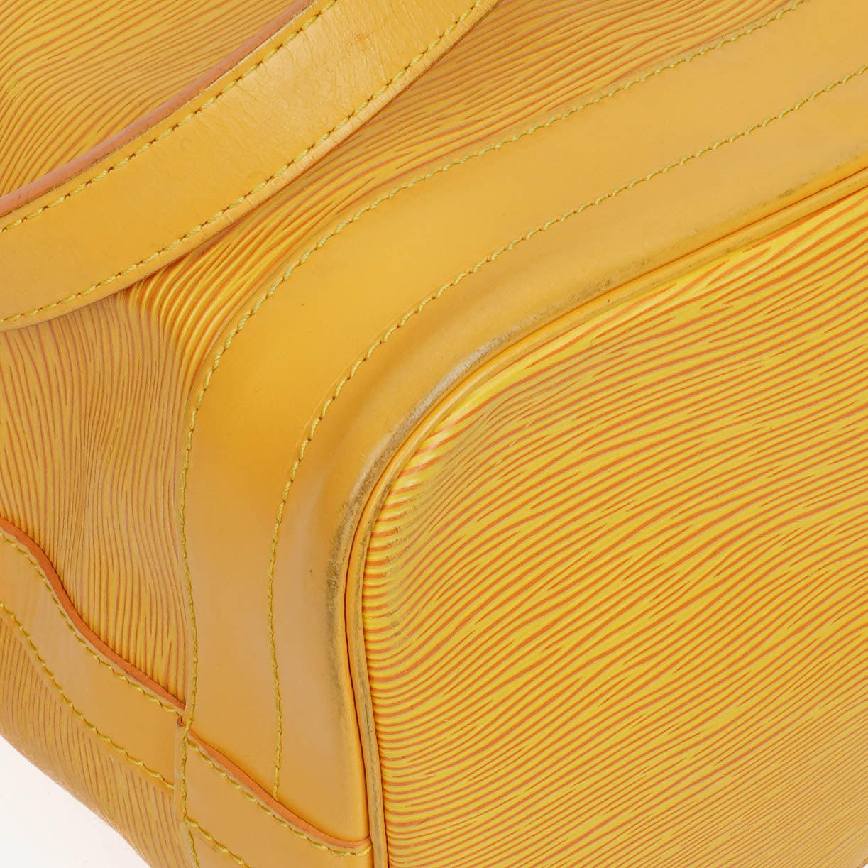Louis Vuitton Noé Grande GM Schultertasche aus gelbem Epi-Leder