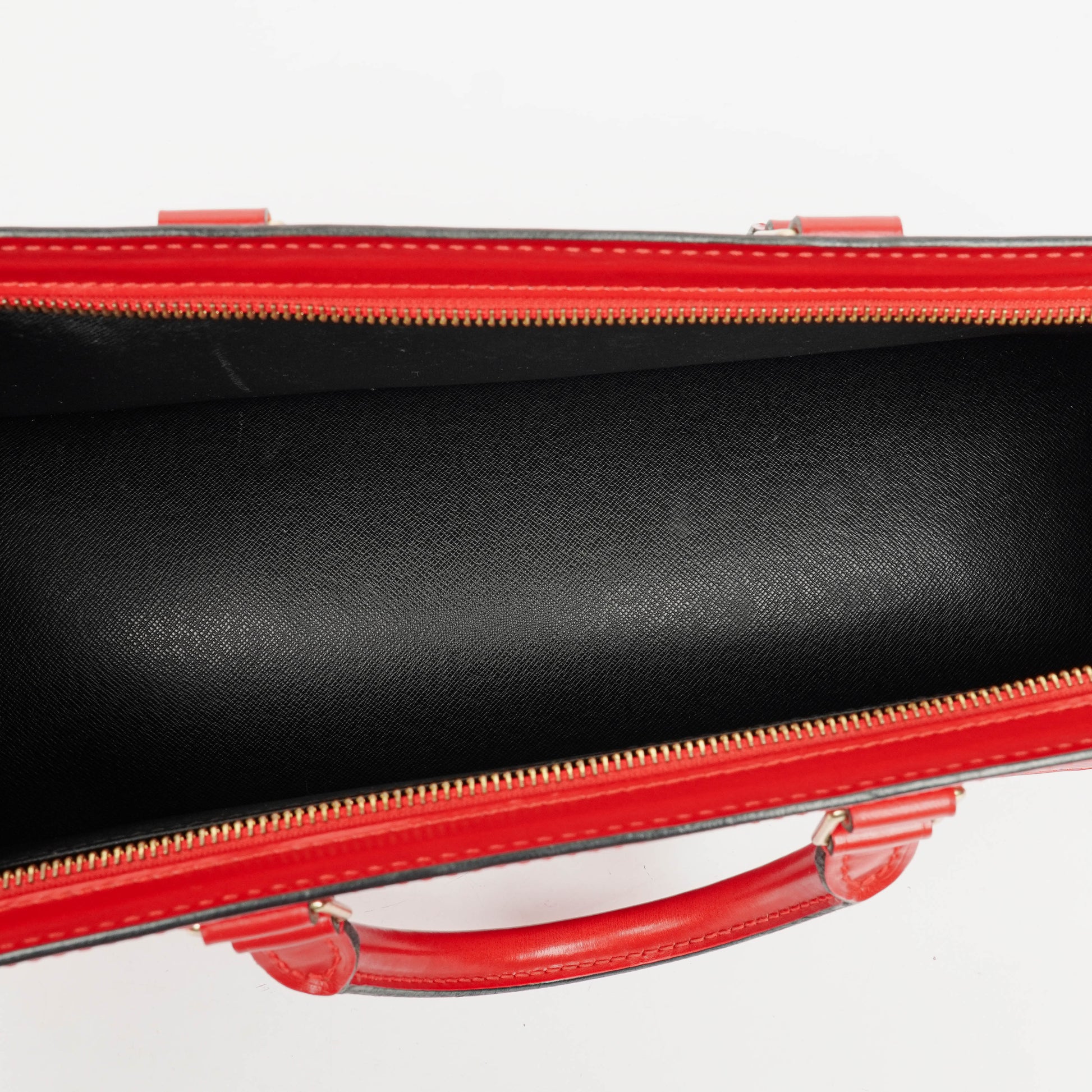 Louis Vuitton Sac Triangle Tasche aus rotem Epi-Leder