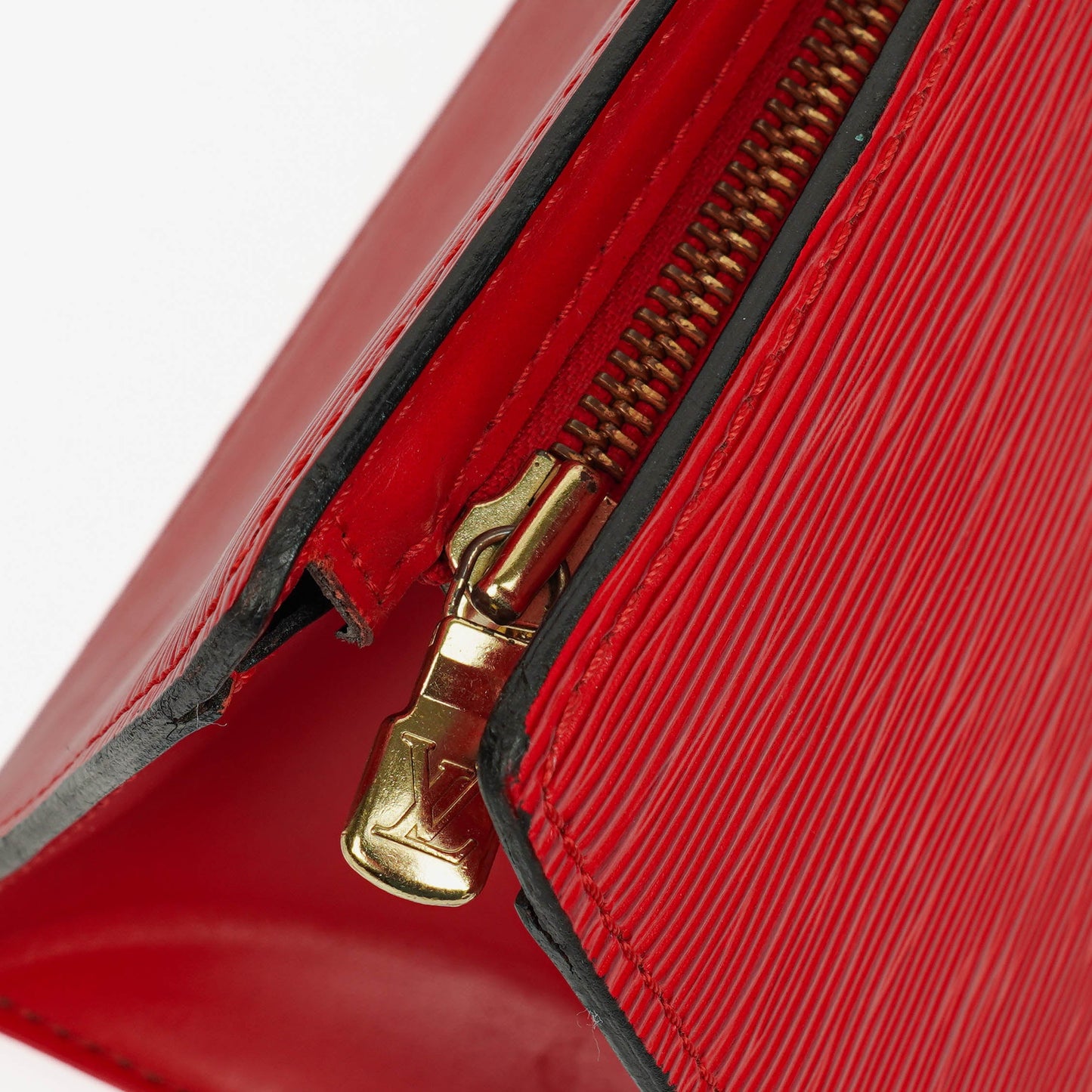 Louis Vuitton Sac Triangle Tasche aus rotem Epi-Leder