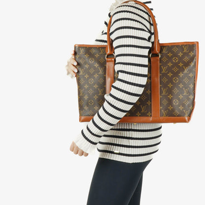 Louis Vuitton Sac Weekend PM Tote Bag aus Monogram Canvas