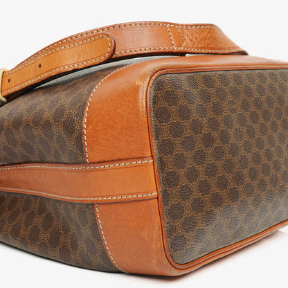 Celine Vintage Macadam Beuteltasche mit Kordelzug in Braun