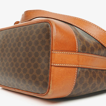 Celine Vintage Macadam Beuteltasche mit Kordelzug in Braun