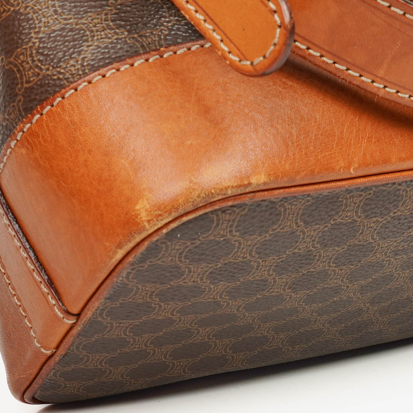 Celine Vintage Macadam Beuteltasche mit Kordelzug in Braun