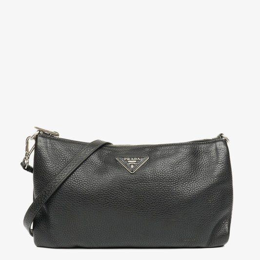 Prada Vitello Daino Crossbody-Tasche in Schwarz