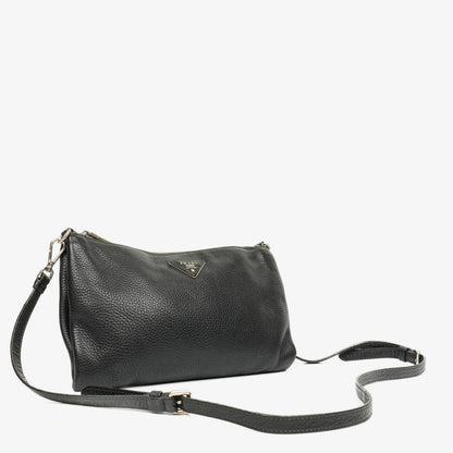 Prada Vitello Daino Crossbody-Tasche in Schwarz