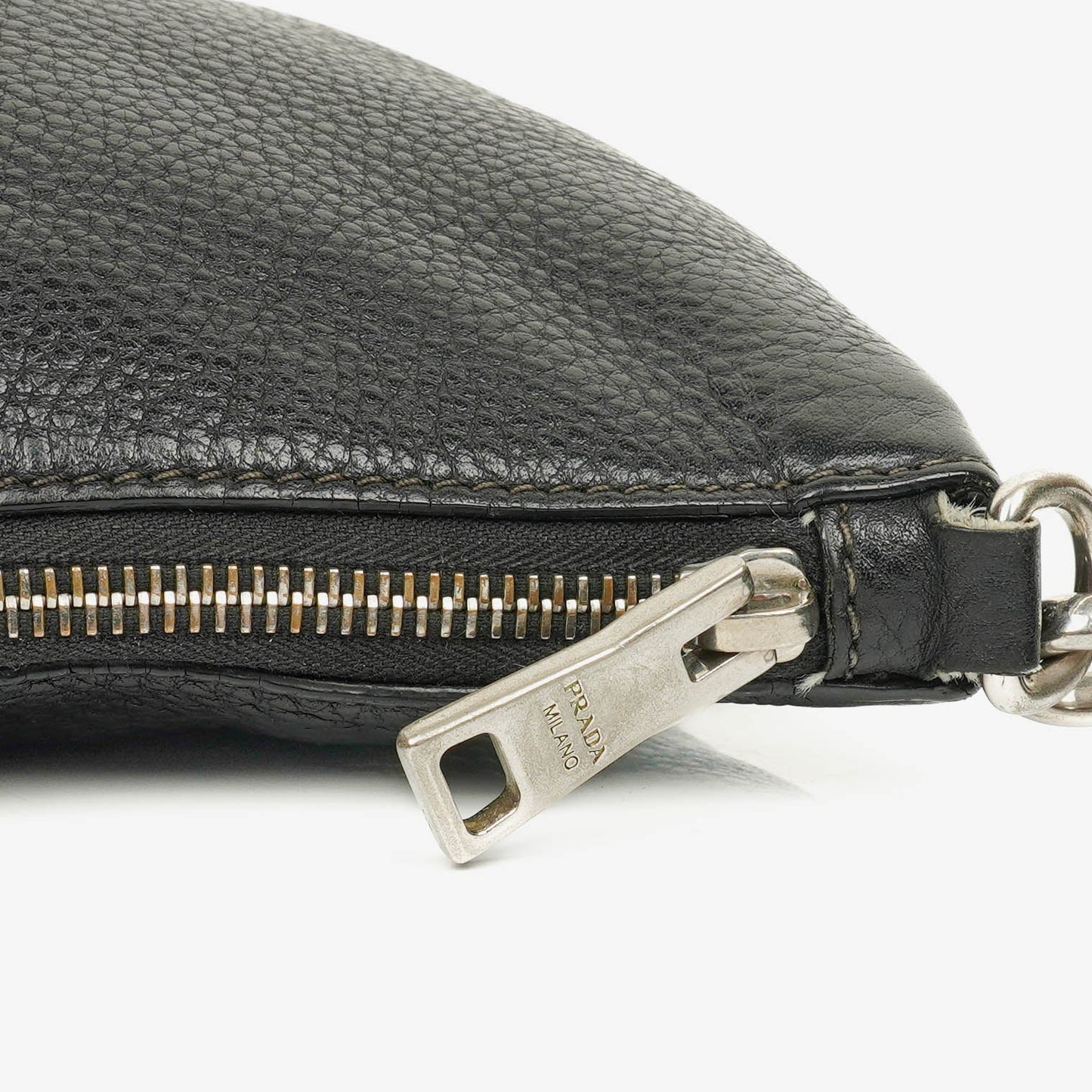 Prada Vitello Daino Crossbody-Tasche in Schwarz