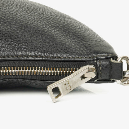 Prada Vitello Daino Crossbody-Tasche in Schwarz