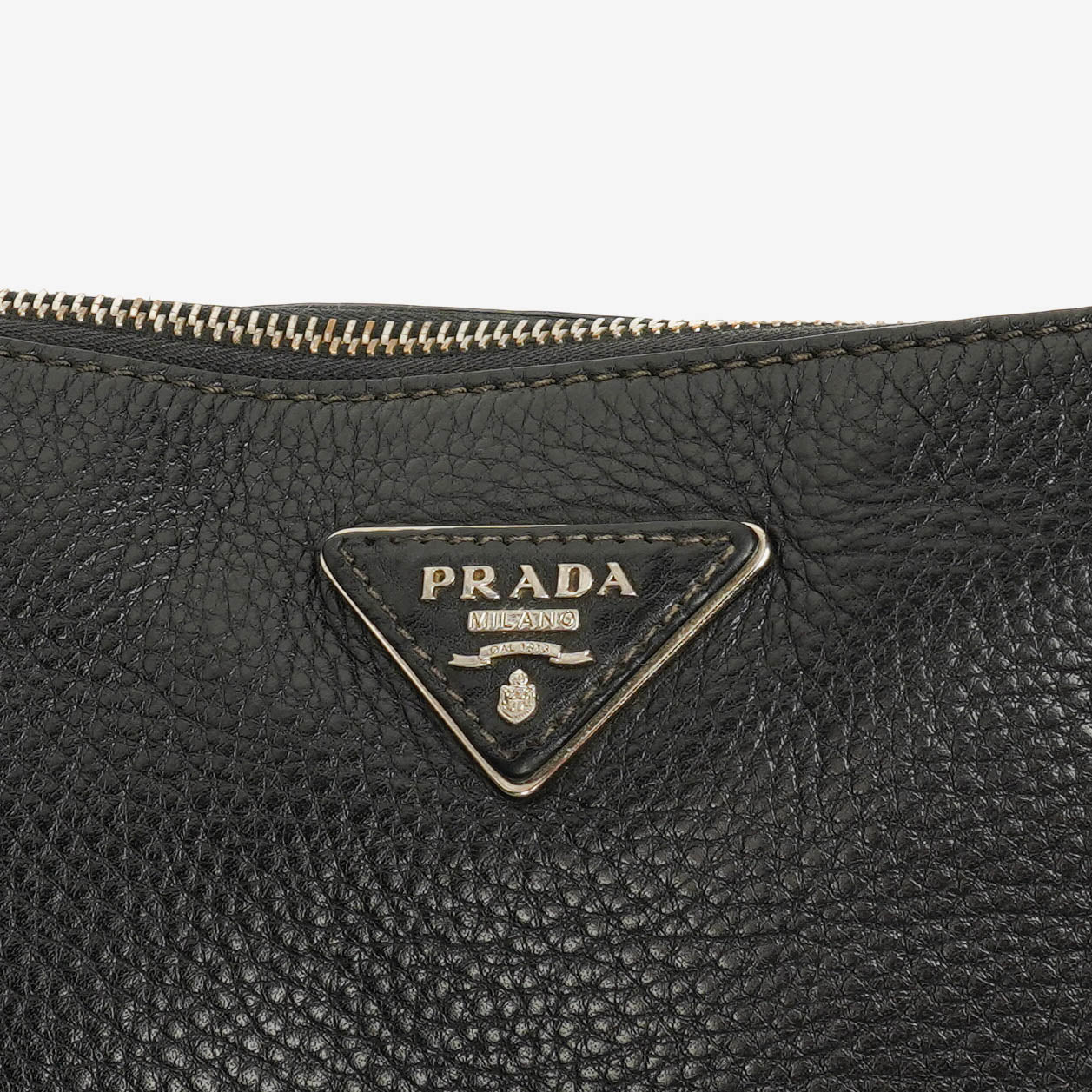Prada Vitello Daino Crossbody-Tasche in Schwarz