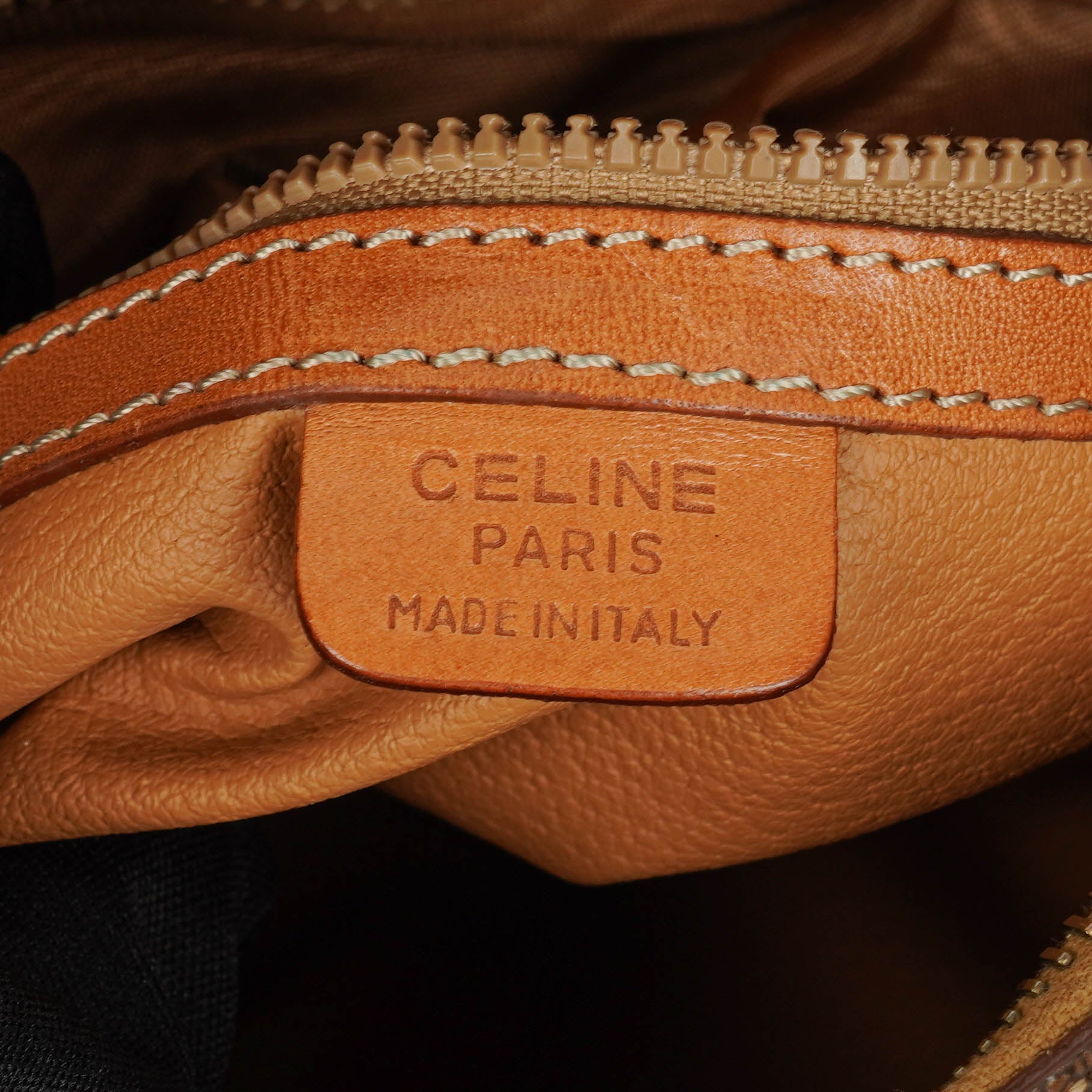 Celine Vintage Macadam Triomphe Umhängetasche in Braun