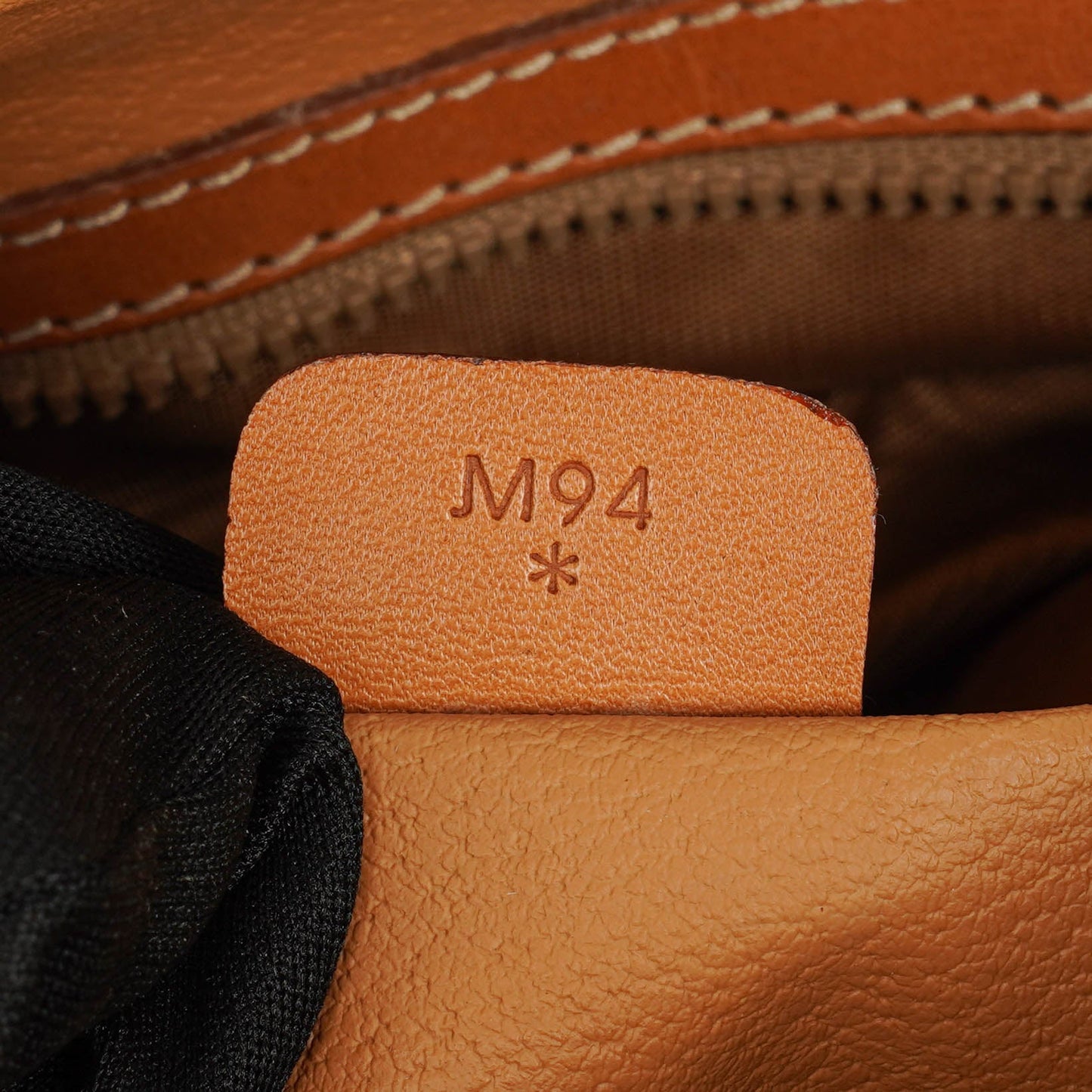 Celine Vintage Macadam Triomphe Umhängetasche in Braun