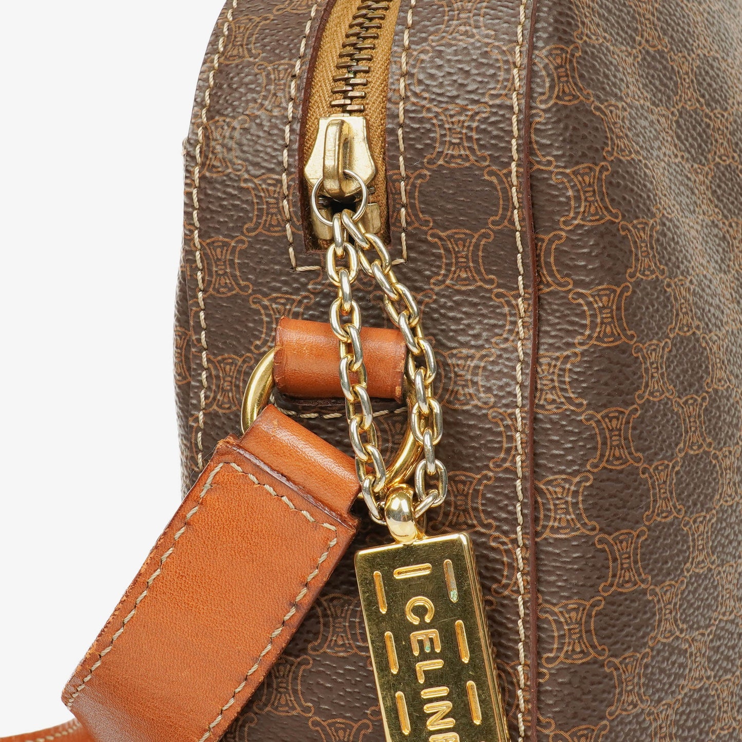 Celine Vintage Macadam Triomphe Umhängetasche in Braun