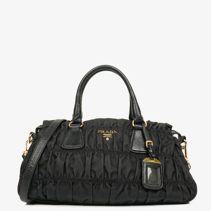 Prada Tessuto Gaufre Tasche aus schwarzem Nylon