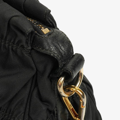 Prada Tessuto Gaufre Tasche aus schwarzem Nylon