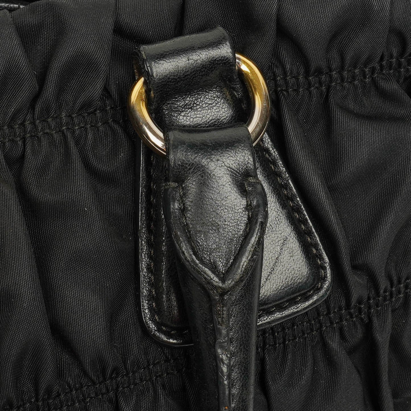 Prada Tessuto Gaufre Tasche aus schwarzem Nylon