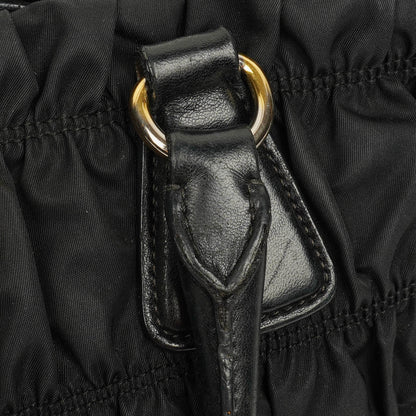 Prada Tessuto Gaufre Tasche aus schwarzem Nylon