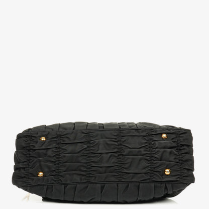Prada Tessuto Gaufre Tasche aus schwarzem Nylon