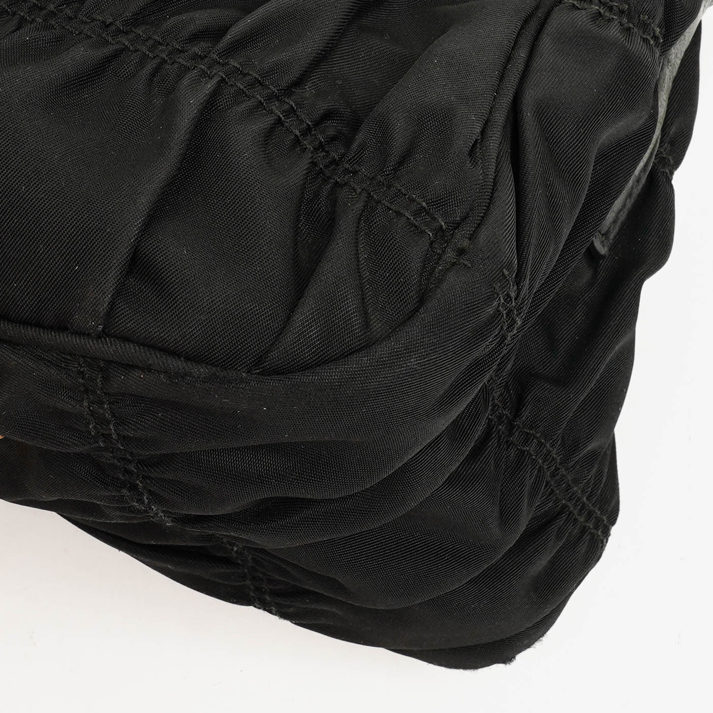Prada Tessuto Gaufre Tasche aus schwarzem Nylon