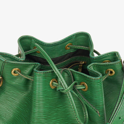 Louis Vuitton Petit Noe Schultertasche aus grünem EPI Leder