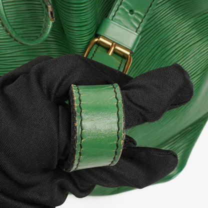Louis Vuitton Petit Noe Schultertasche aus grünem EPI Leder