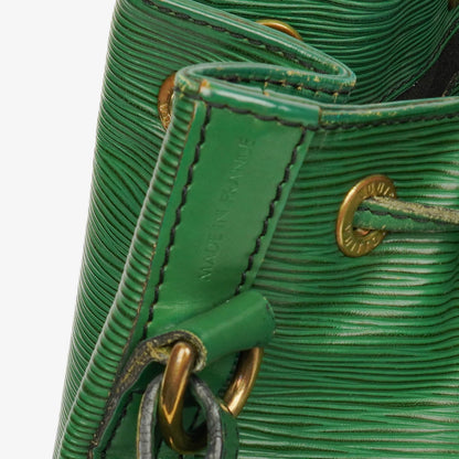 Louis Vuitton Petit Noe Schultertasche aus grünem EPI Leder