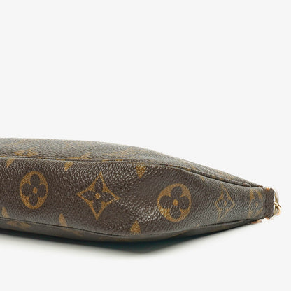 Louis Vuitton Pochette Accessoires Clutch-Handtasche aus Monogram Canvas