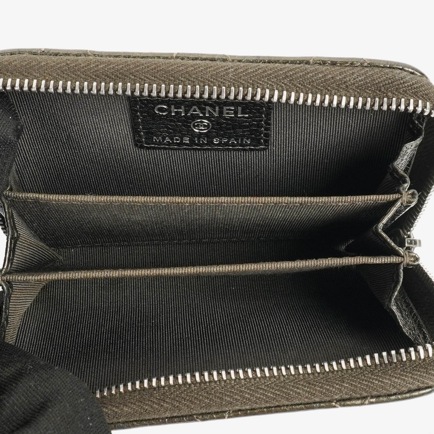 Chanel O-Zip Münzbörse aus gestepptem Caviar Leder