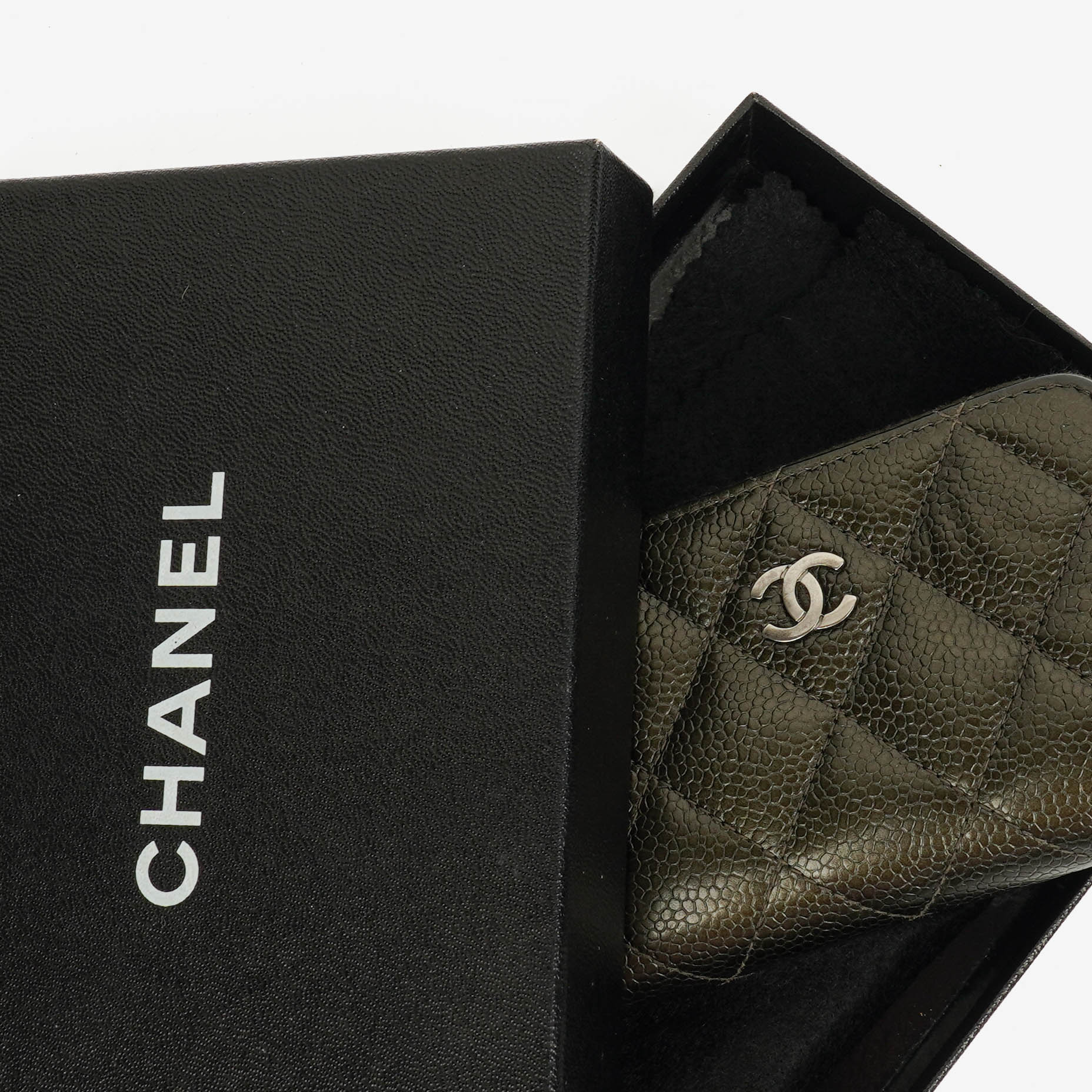 Chanel O-Zip Münzbörse aus gestepptem Caviar Leder
