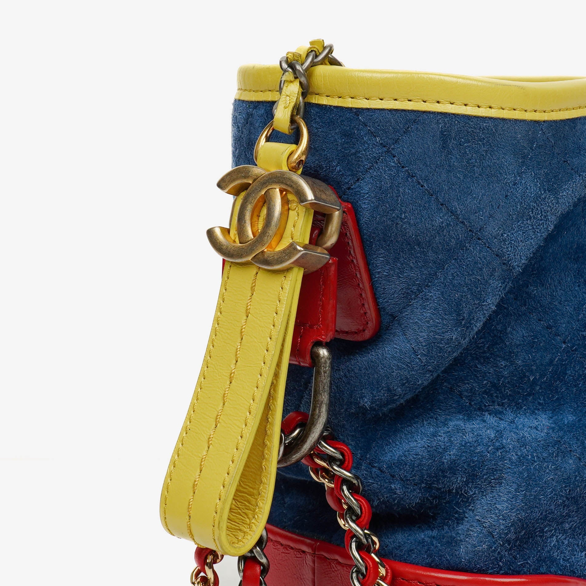 Chanel Gabrielle Medium Hobo Bag aus multicolor gestepptem Wildleder und Leder