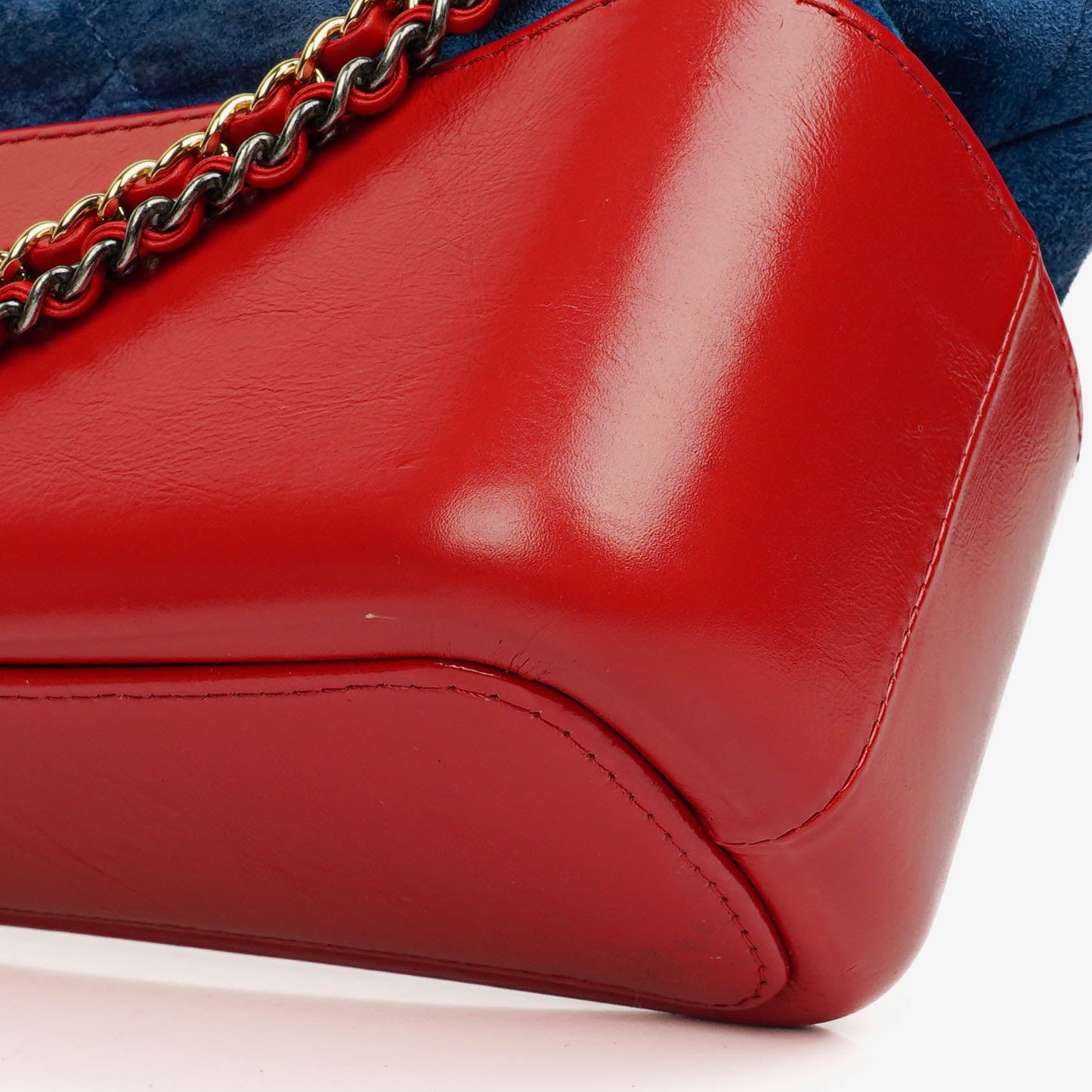 Chanel Gabrielle Medium Hobo Bag aus multicolor gestepptem Wildleder und Leder