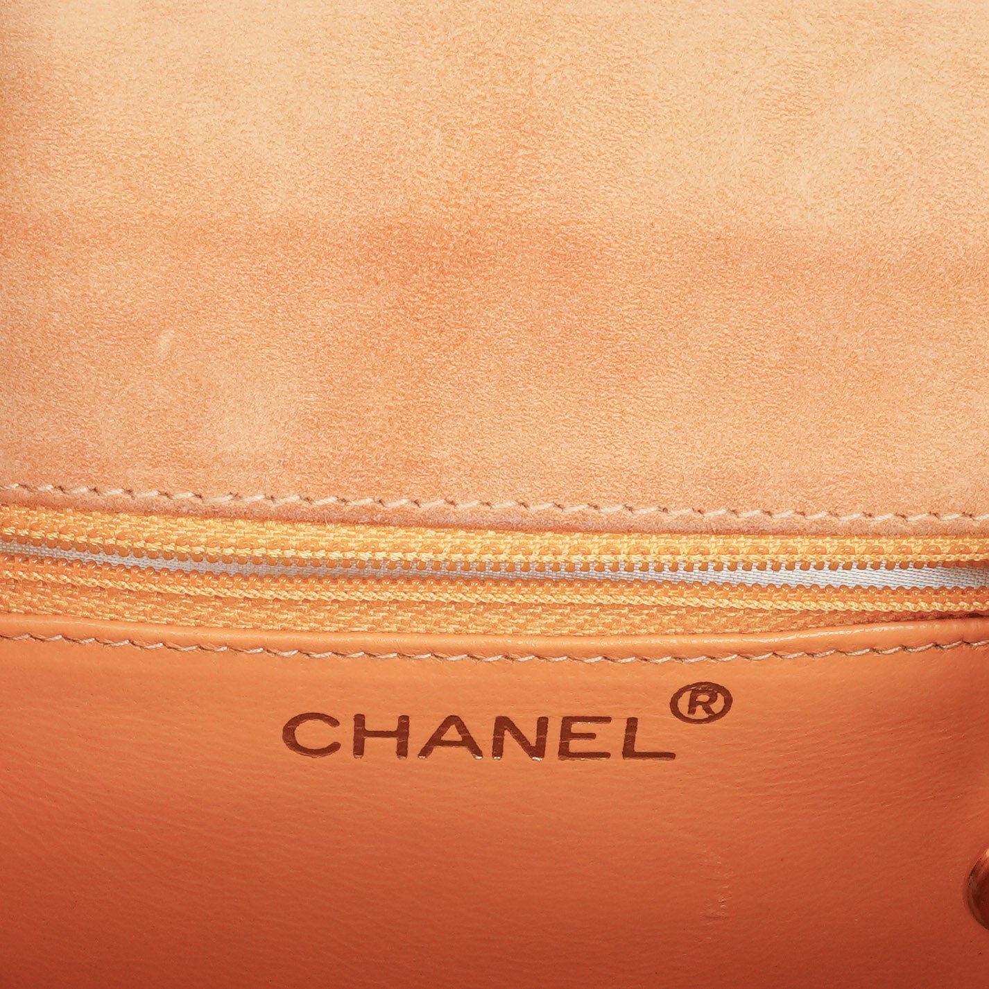 Chanel Mini Square Flap Tasche aus Wildleder