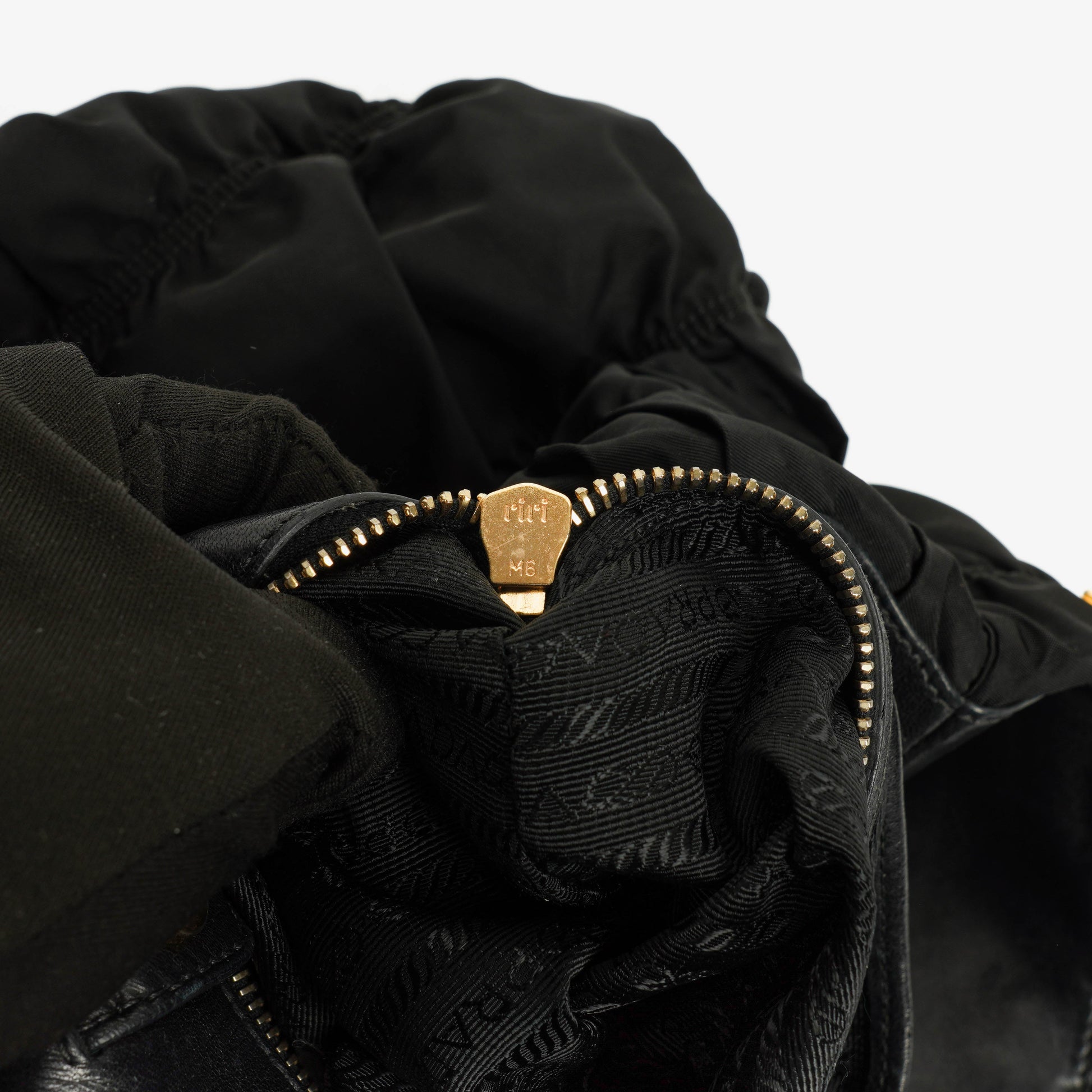 Prada Tessuto Gaufre Tasche aus schwarzem Nylon