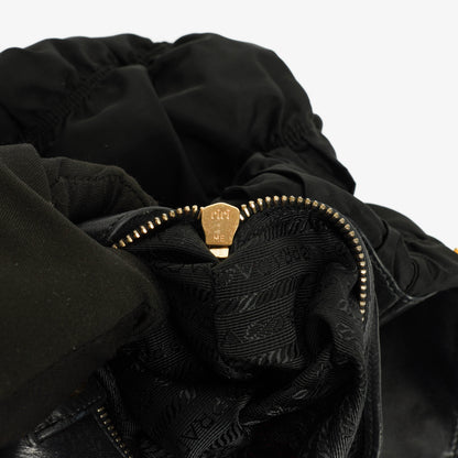 Prada Tessuto Gaufre Tasche aus schwarzem Nylon
