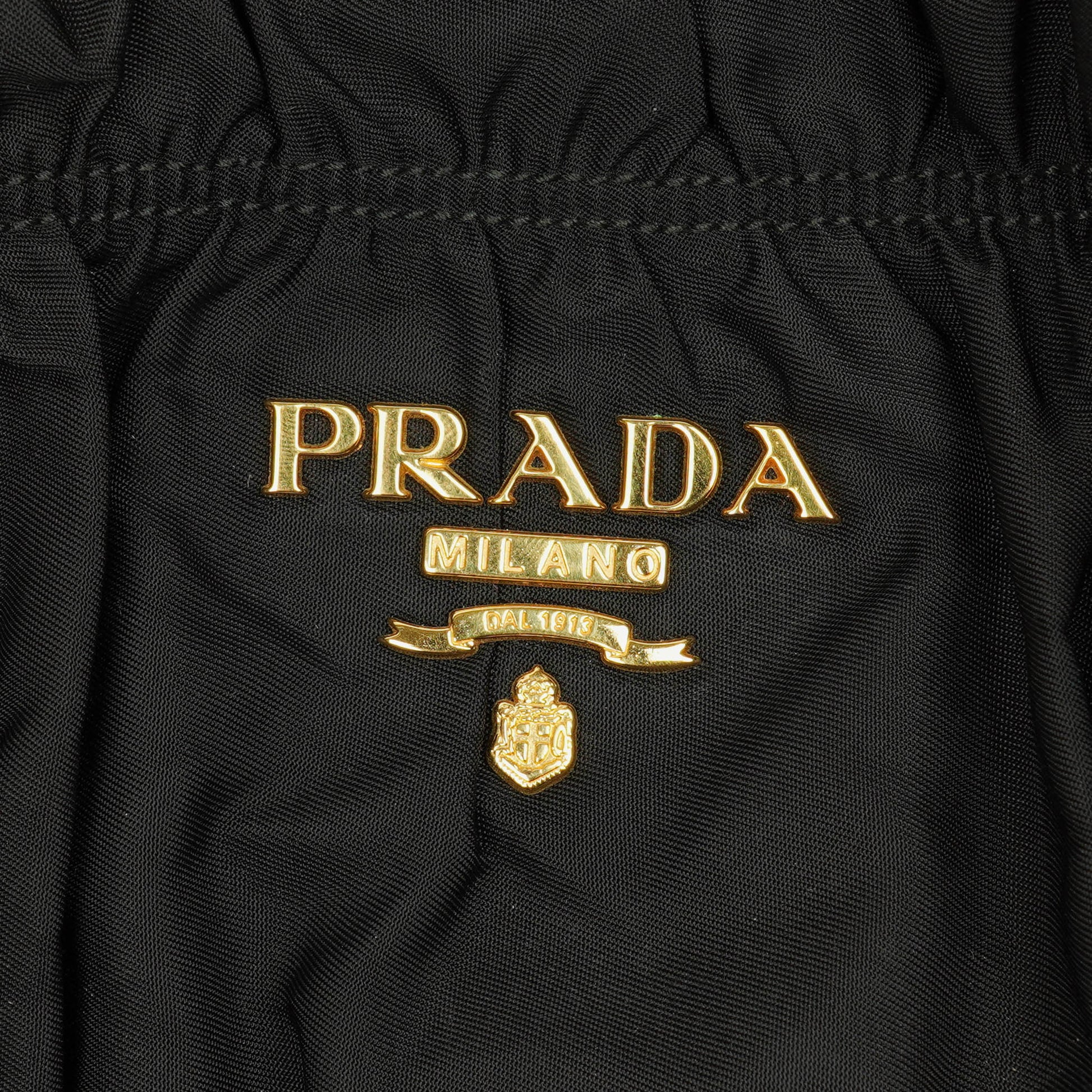 Prada Tessuto Gaufre Tasche aus schwarzem Nylon