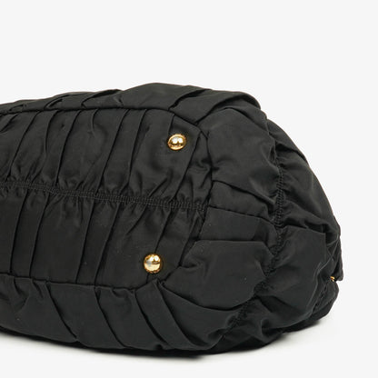 Prada Tessuto Gaufre Tasche aus schwarzem Nylon