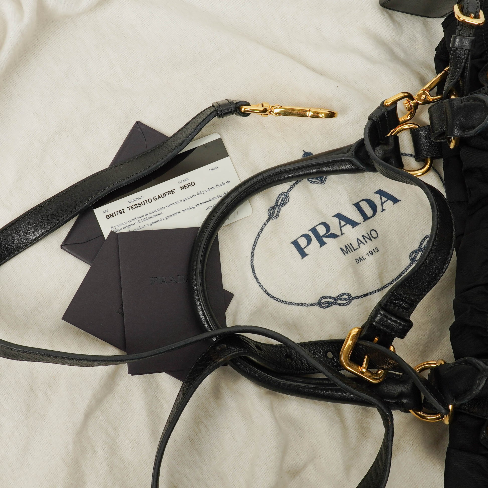Prada Tessuto Gaufre Tasche aus schwarzem Nylon