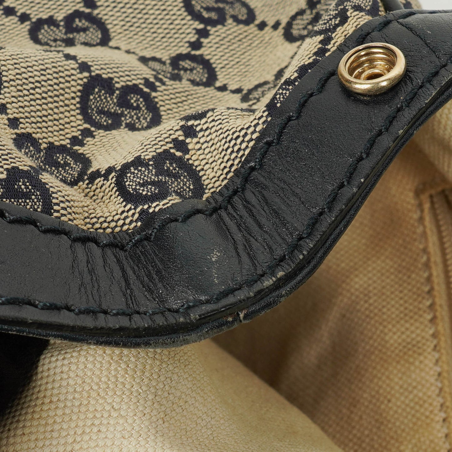 Gucci Sukey Schulter-Hobo-Tasche aus Monogram Canvas
