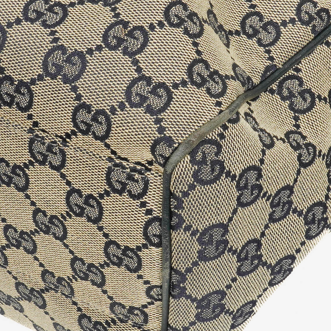 Gucci Sukey Schulter-Hobo-Tasche aus Monogram Canvas