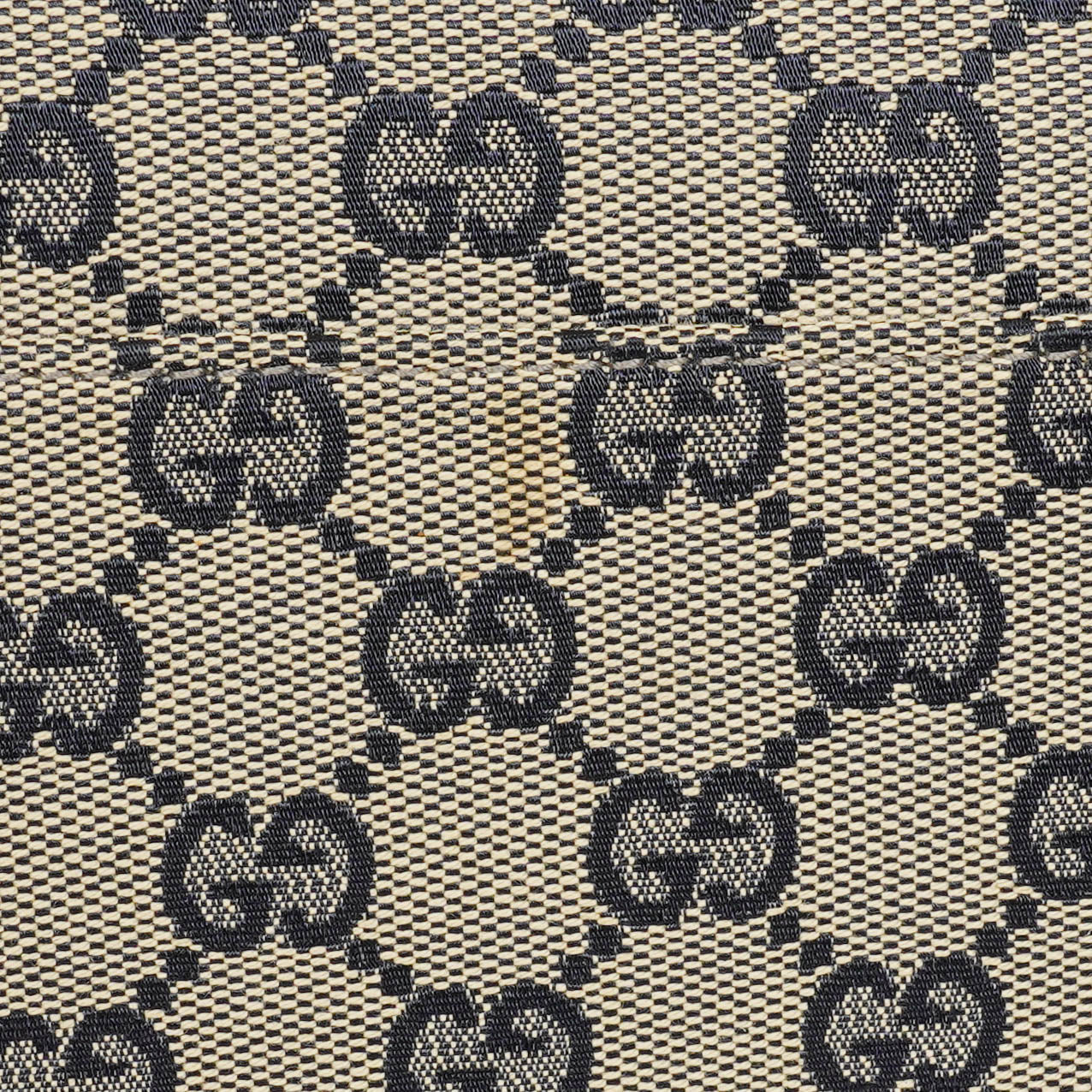 Gucci Sukey Schulter-Hobo-Tasche aus Monogram Canvas