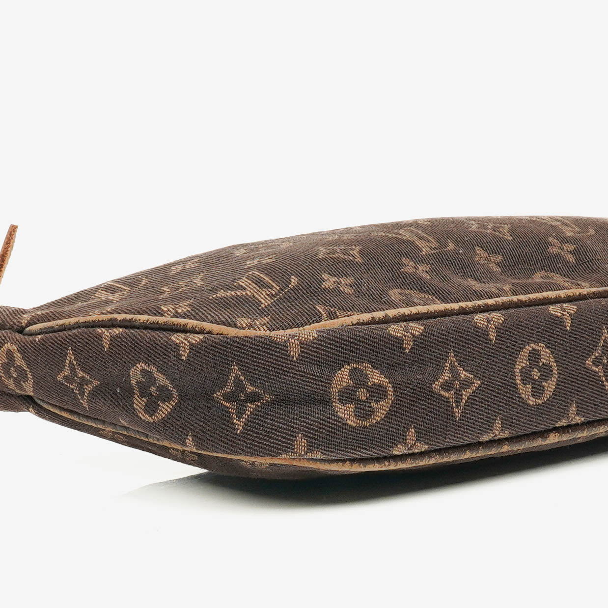 Louis Vuitton Pochette Accessoires Clutch aus Monogram Canvas