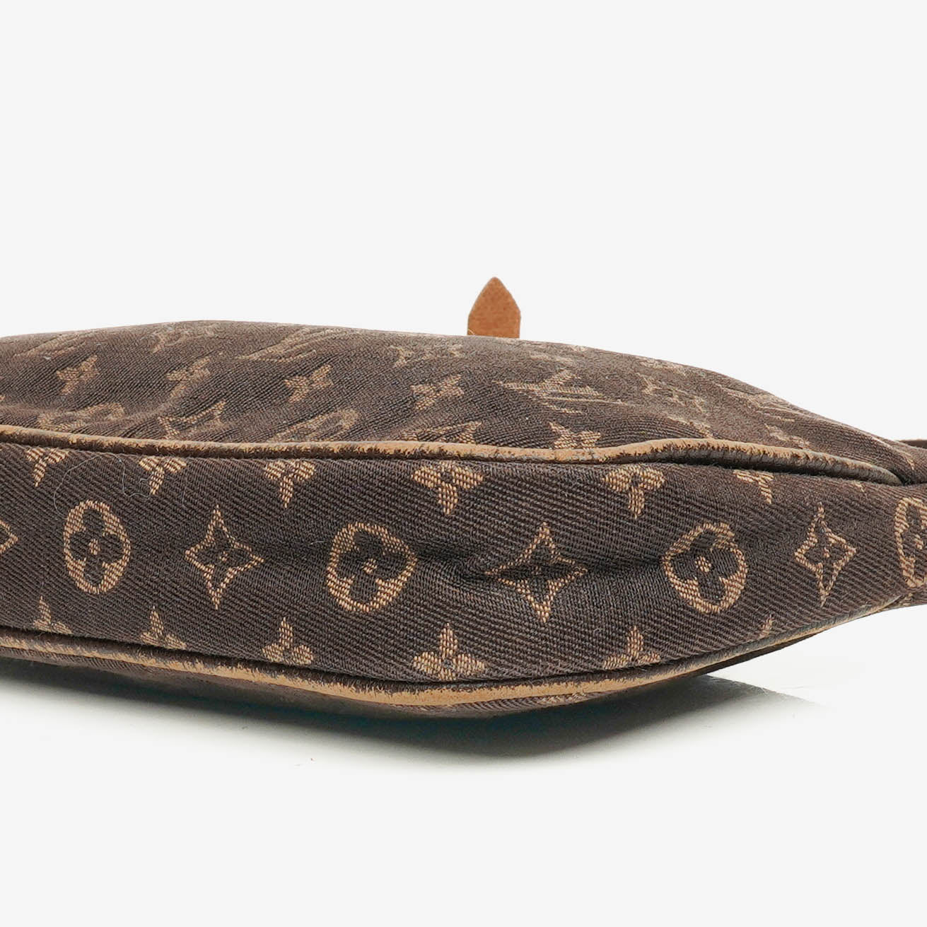Louis Vuitton Pochette Accessoires Clutch aus Monogram Canvas
