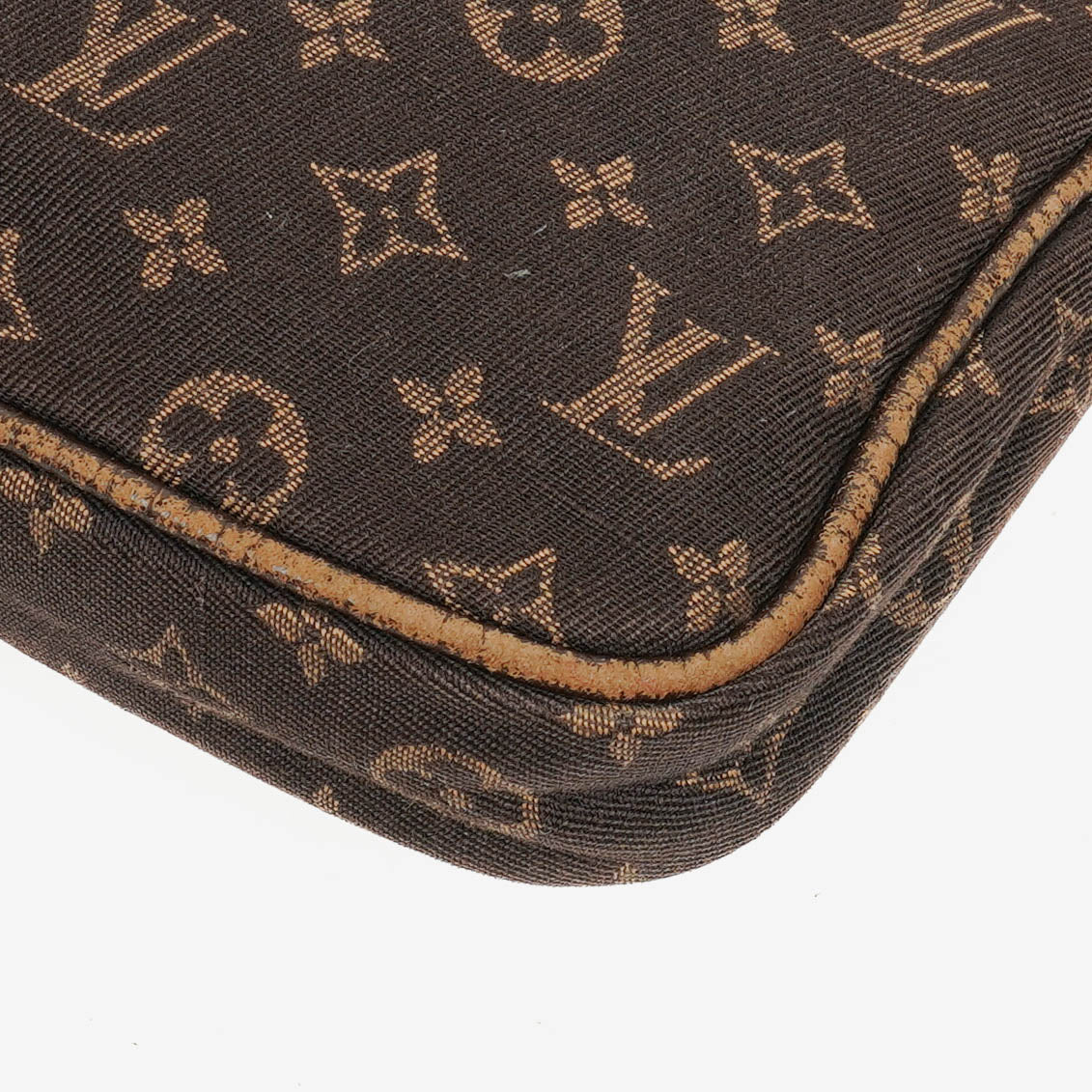 Louis Vuitton Pochette Accessoires Clutch aus Monogram Canvas